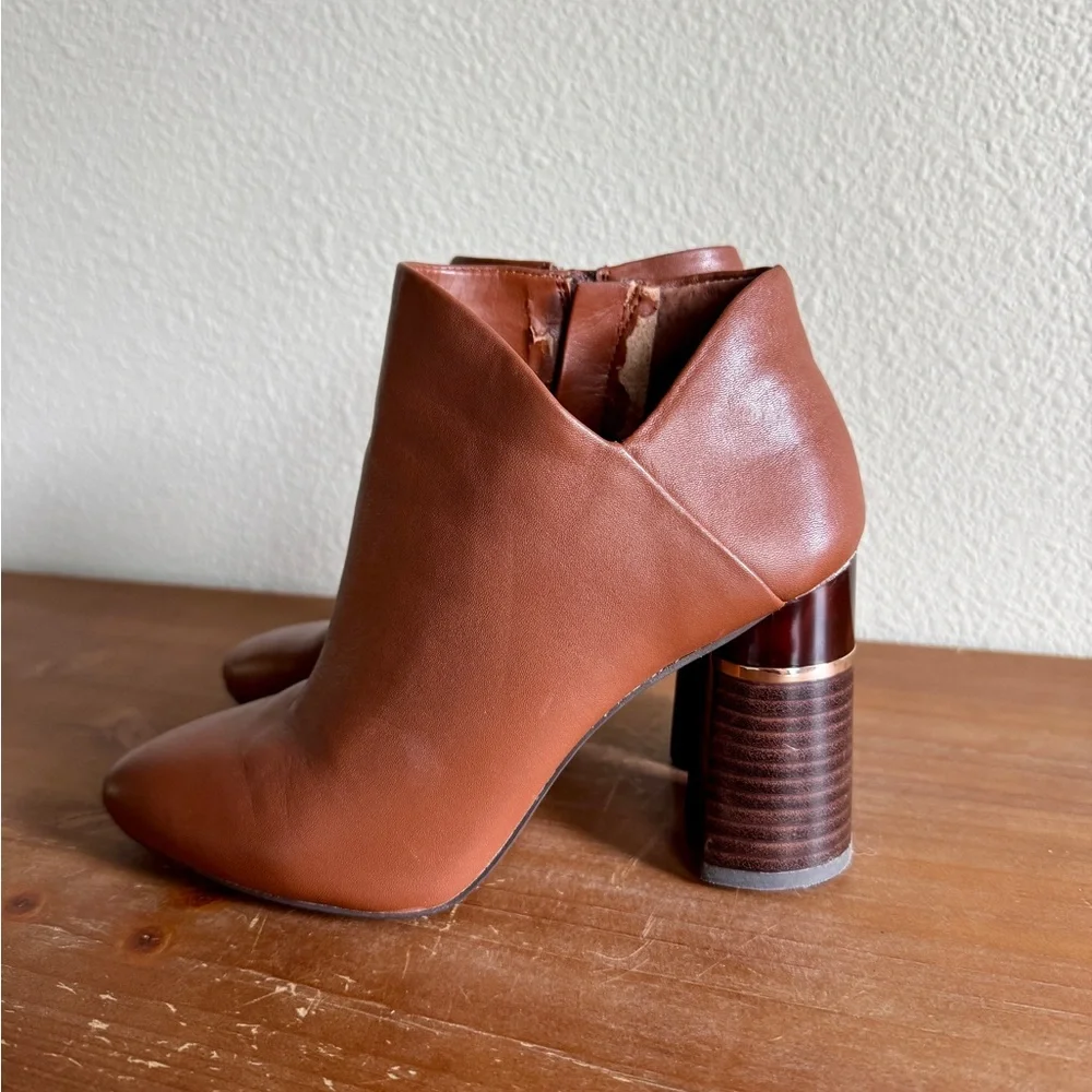 Antonio Melani Sofie Cognac Leather V-Cut Ankle Boots Block Gold Heel Bootie 7M